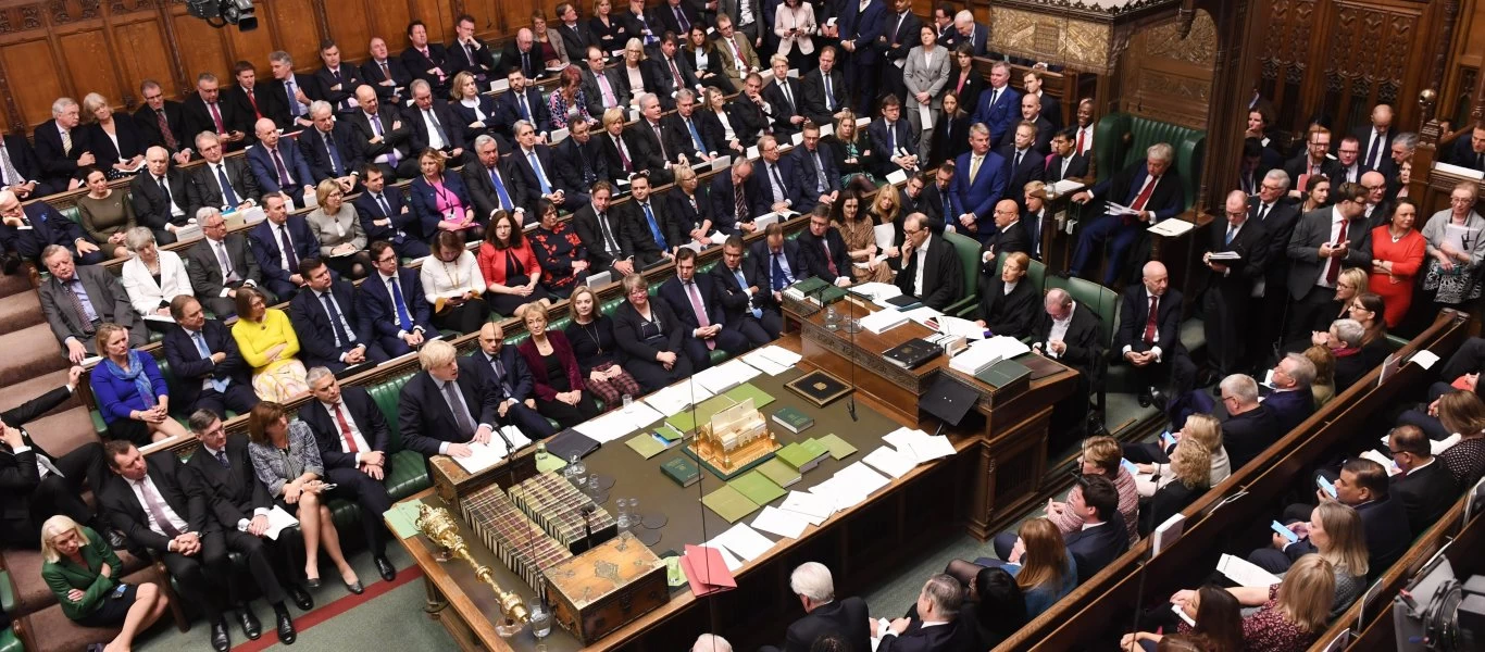 Βρετανία: Εγκρίθηκε από τη Βουλή η μονομερής αναθεώρηση της εμπορικής συμφωνίας με την ΕΕ